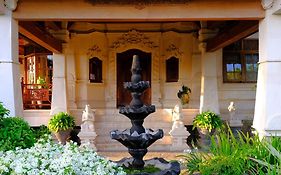 Gunung Paradis Retreat